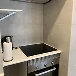 - Arroios Apartament *